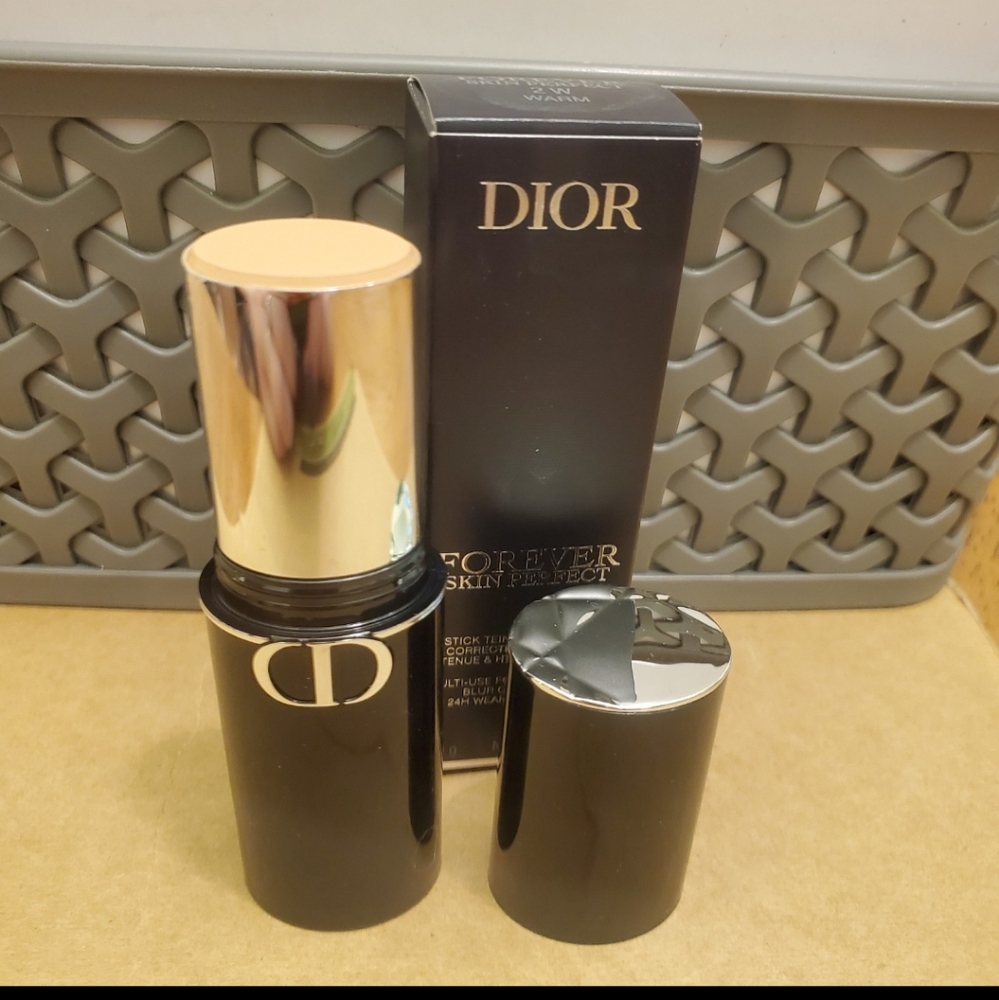 DIOR Forever Skin Perfect 24H Multi-Use Foundation Stick 2W Warm. BNIB